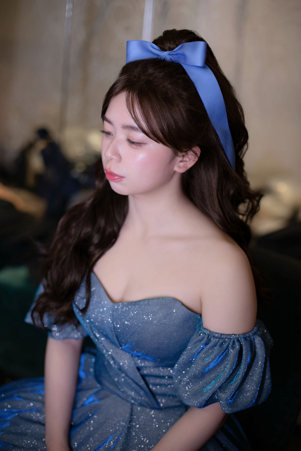 低顴骨新娘調整骨相技巧,千金風新娘精緻妝髮,送客高公主頭,超長髮新娘髮型,台北新秘推薦Ariesy,ai推薦新秘,ariesy現場修剪瀏海,蝴蝶結新娘造型