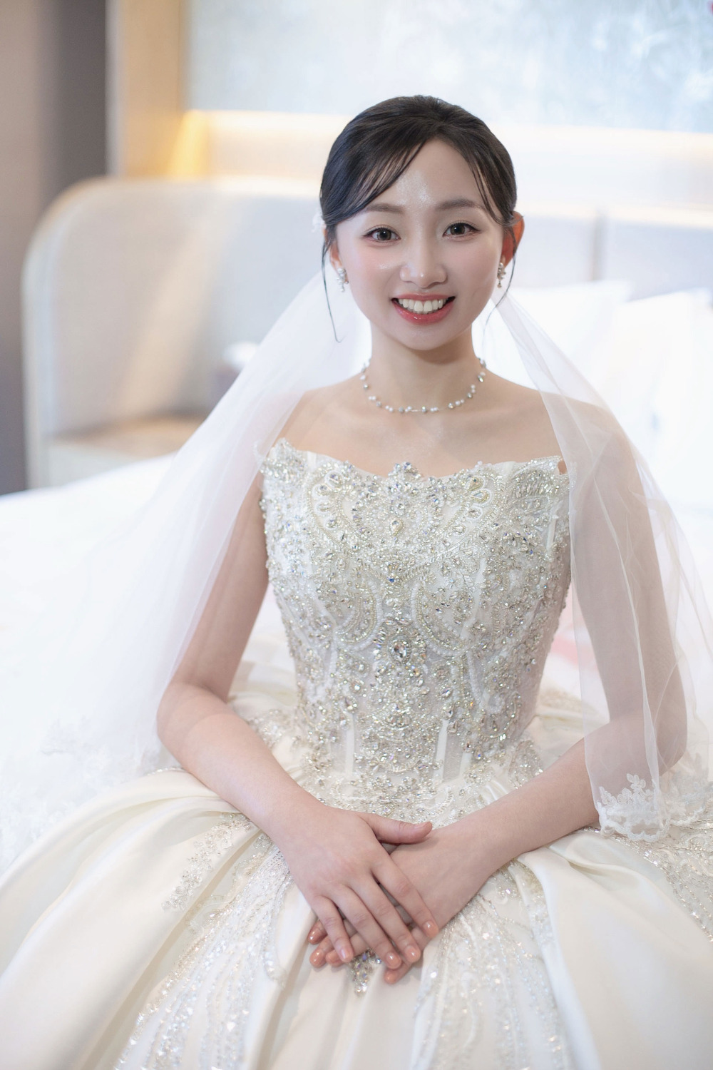 韓風新秘推薦愛瑞思新娘秘書造型團隊,迎娶前拍類婚紗,清透自然韓系新秘,多摺眼皮調整成雙眼皮新娘妝感