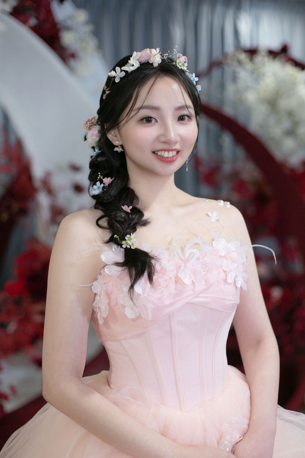 粉紅色禮服新娘妝髮,編髮推薦新娘秘書,甜美新娘造型