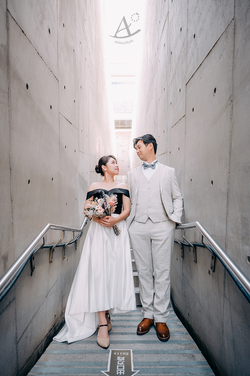 尾牙禮服出租,黑白緞面禮服,前短後長婚紗,婚紗攝影工作室,十三行博物館婚紗,超短髮黑髮新娘造型,韓風情侶寫真