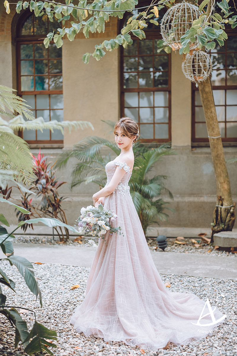 大院子婚禮,美式婚禮, 粉色晚禮服,鮮花新娘造型,禮服出租,Ariesy婚紗新秘,大嘴婚攝