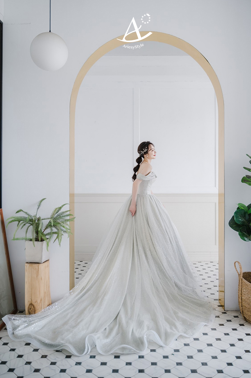 銀白紗婚紗,類白紗,銀白禮服,純宴客婚禮進場推薦婚紗,愛瑞思婚紗,Ariesy婚紗工作室