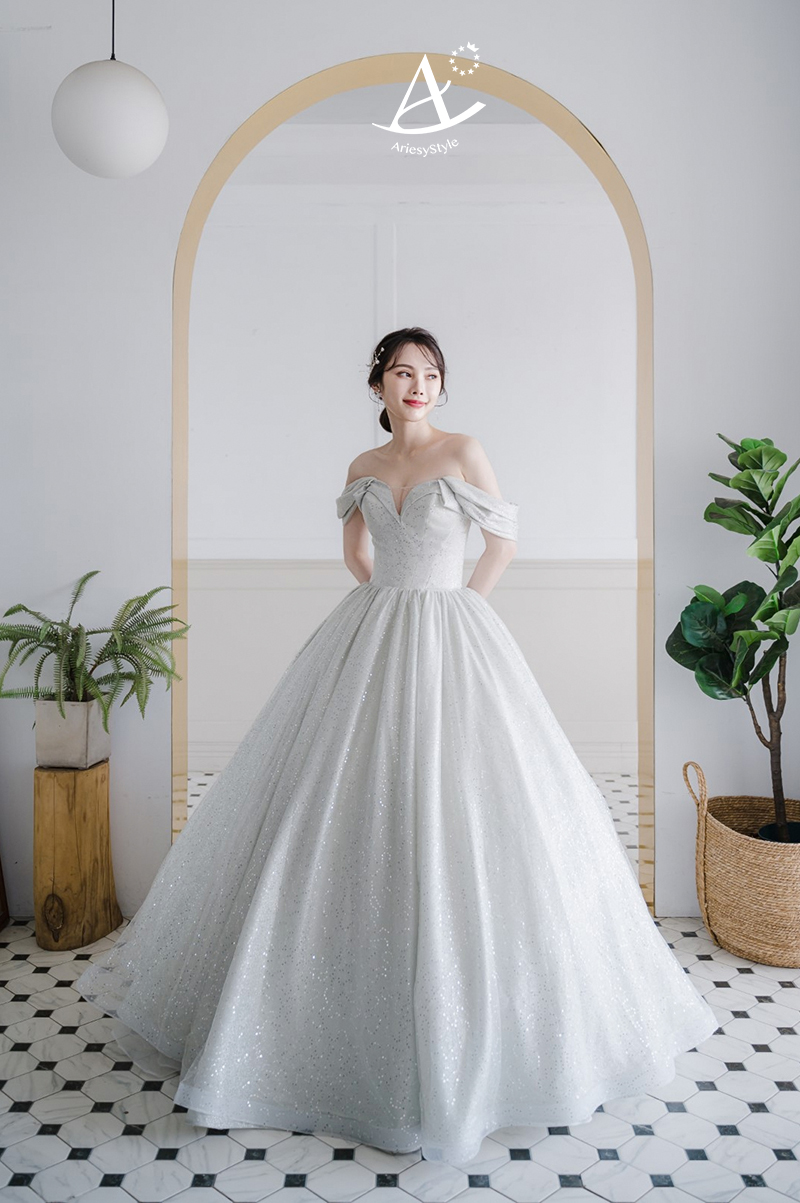 銀白紗婚紗,類白紗,銀白禮服,純宴客婚禮進場推薦婚紗,愛瑞思婚紗,Ariesy婚紗工作室