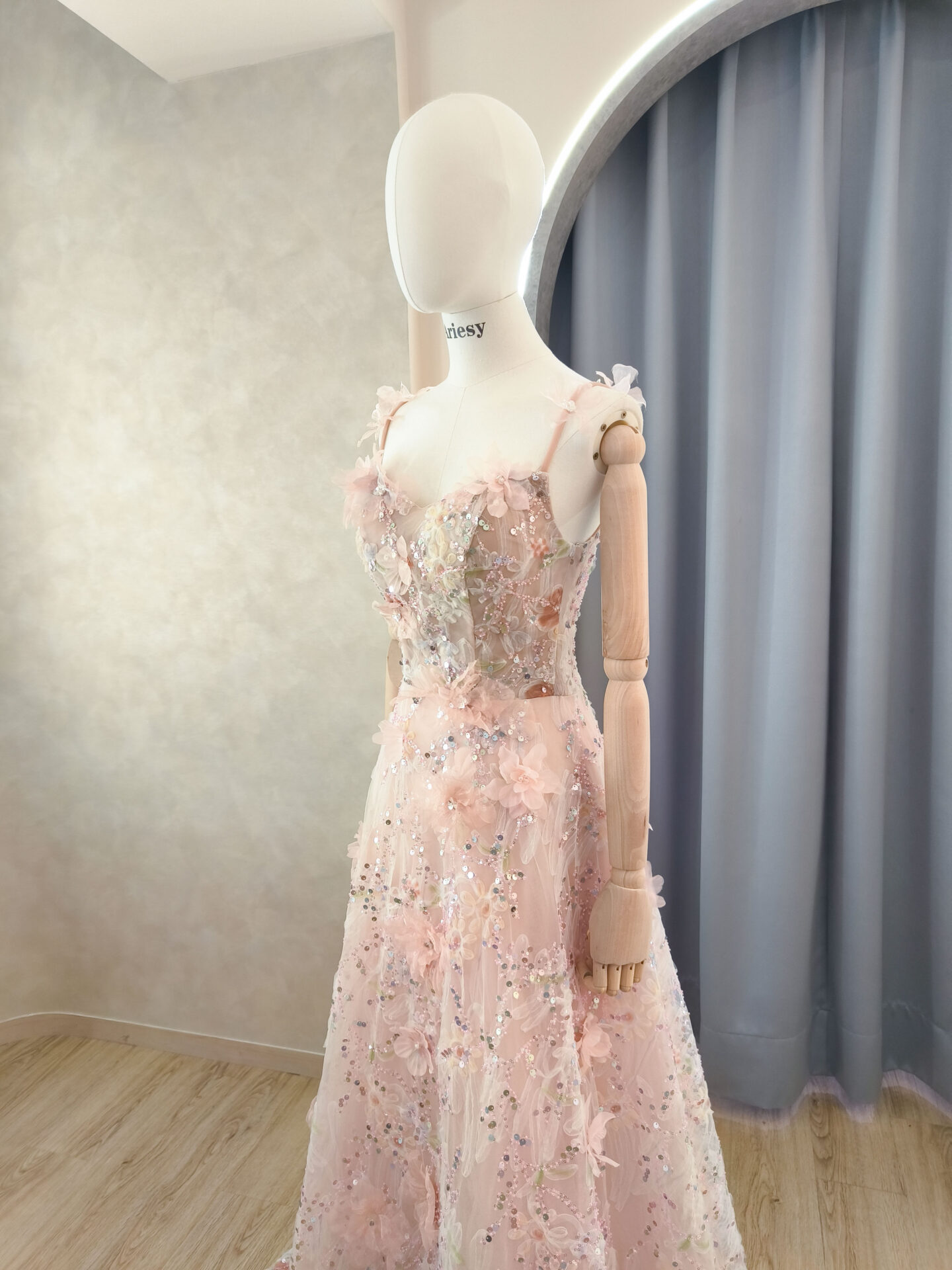 Ariesy婚紗禮服,花朵禮服,粉色甜美新娘婚紗,禮服出租,顯瘦款禮服