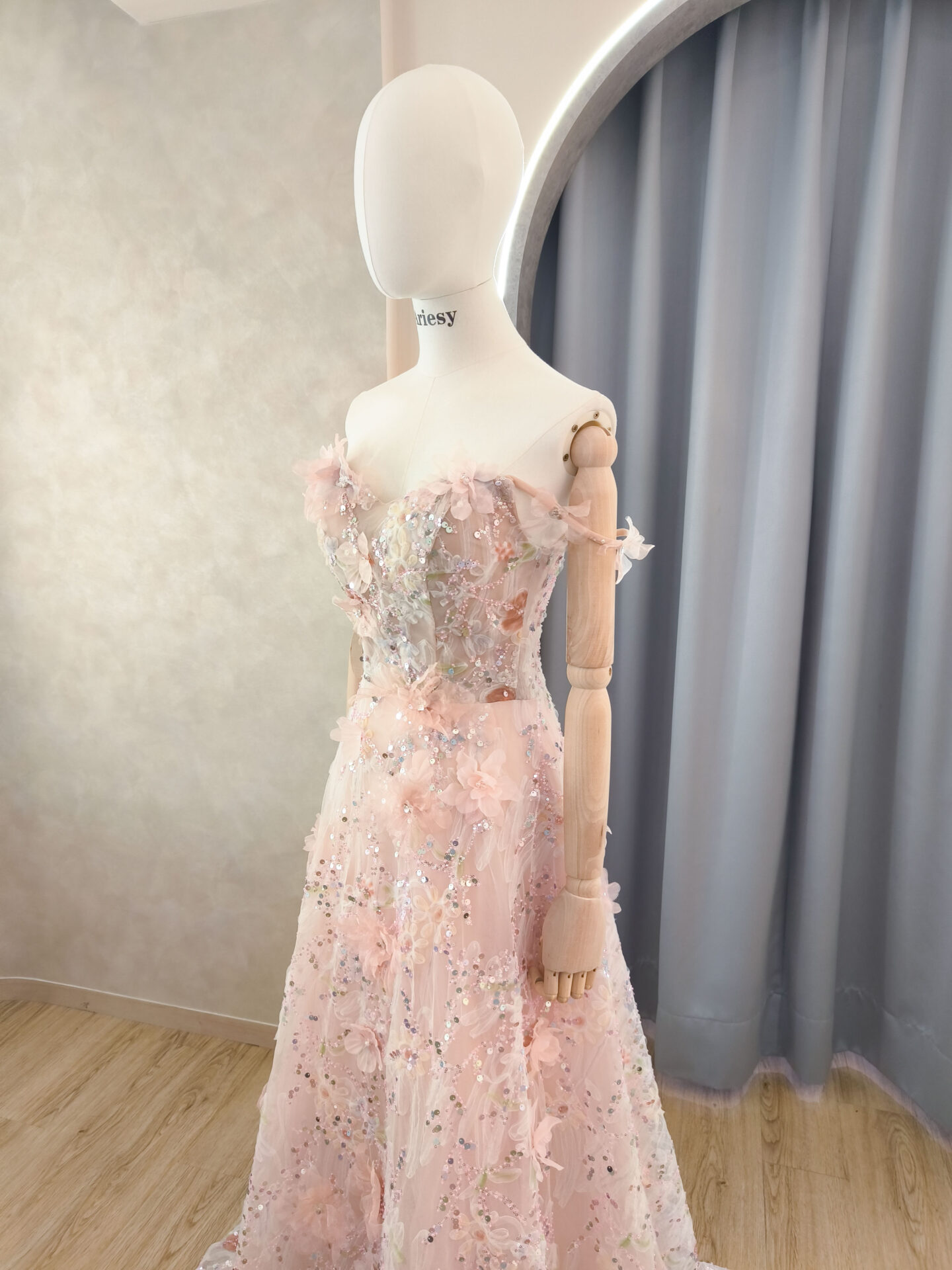 Ariesy婚紗禮服,花朵禮服,粉色甜美新娘婚紗,禮服出租,顯瘦款禮服