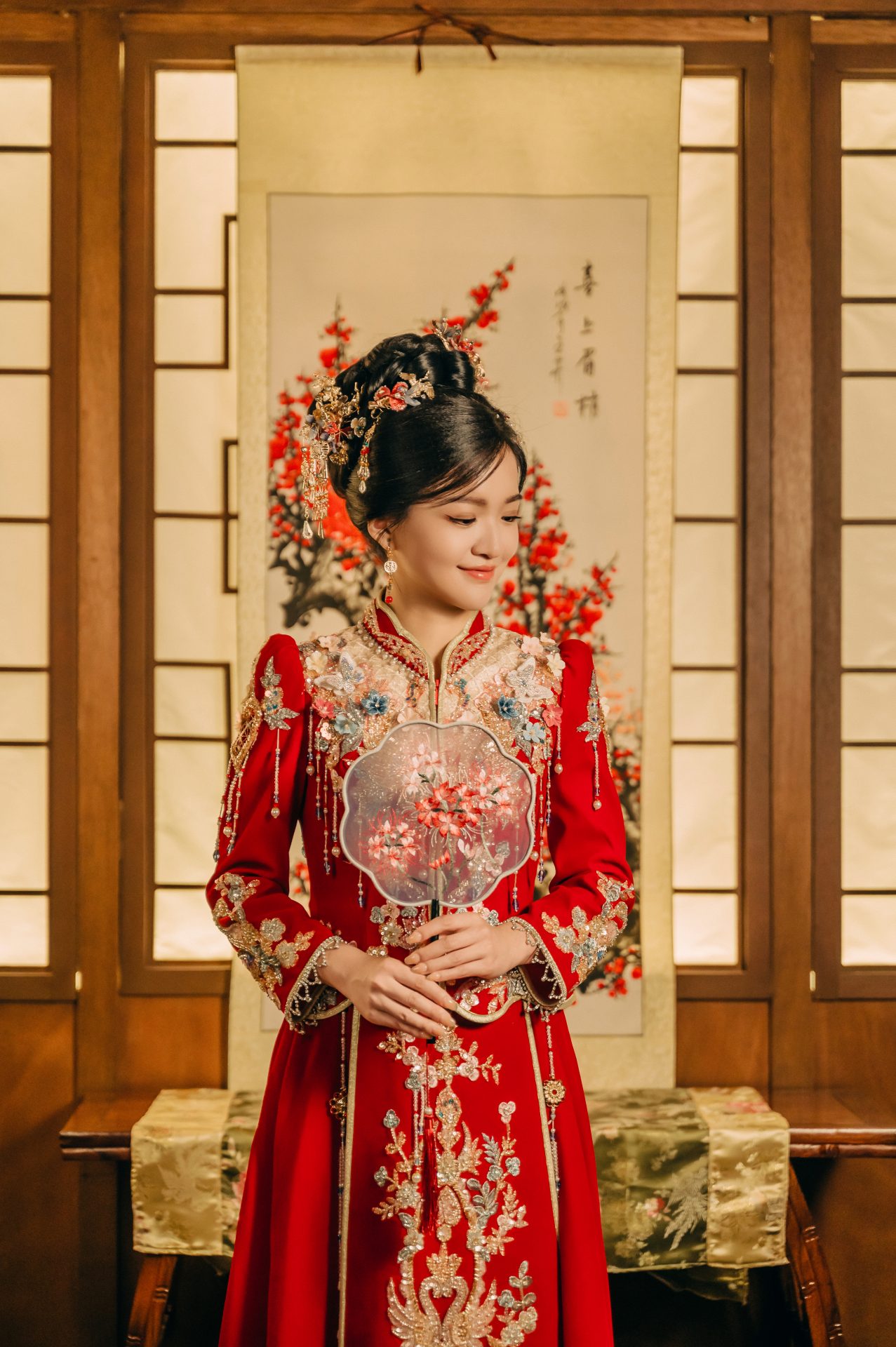 中式新娘造型,中式婚紗,中式禮服出租,秀禾服租借,文定禮服中式婚紗,愛瑞思婚紗,ariesy禮服,中式新娘造型新秘,中式攝影棚拍婚紗照